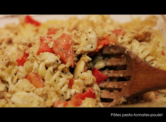 Pâtes au poulet, pesto et tomates - Cinq Fourchettes