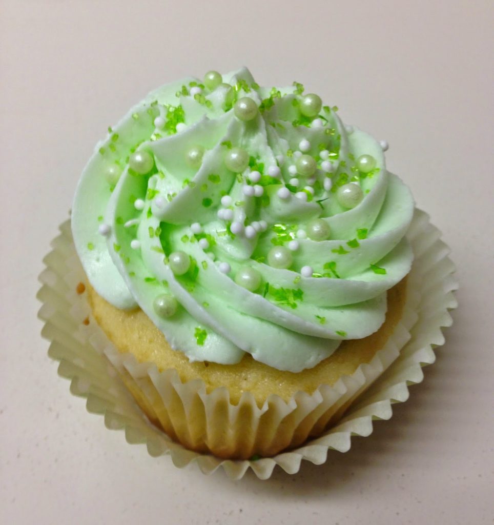 Cupcakes au gin tonic pour adultes à la dent sucrée. Cinq Fourchettes