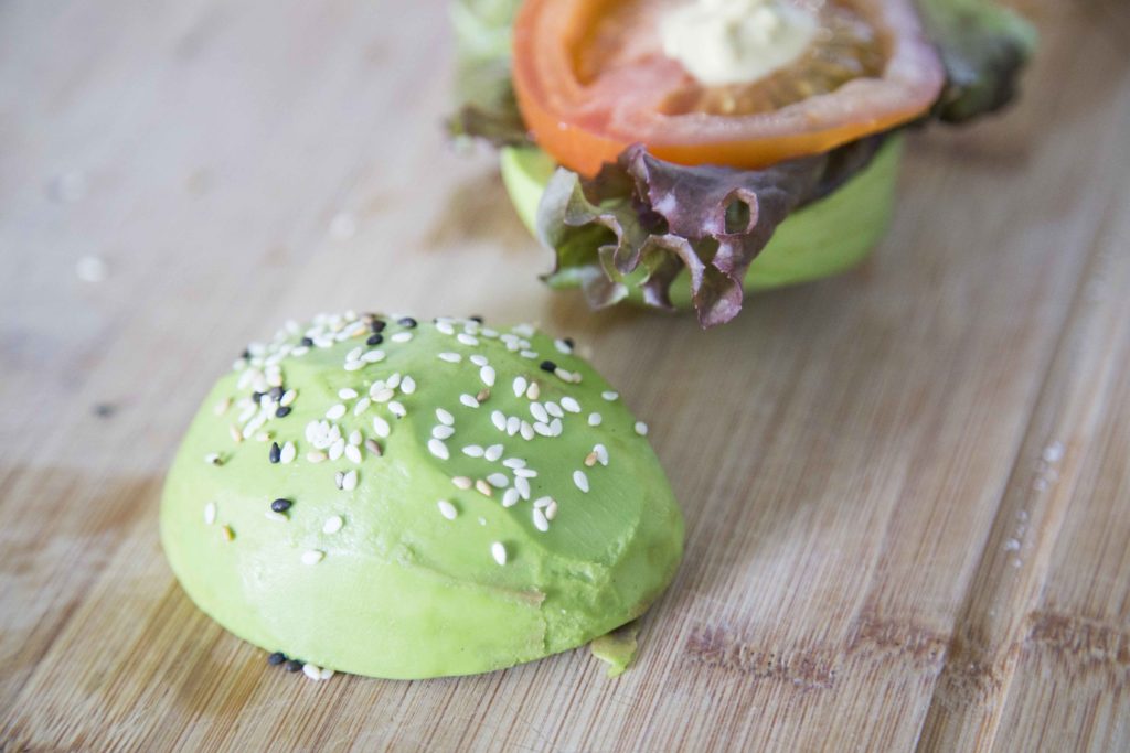 Hamburger aux avocats SANS GLUTEN : Juste WOW ! / Cinq Fourchettes