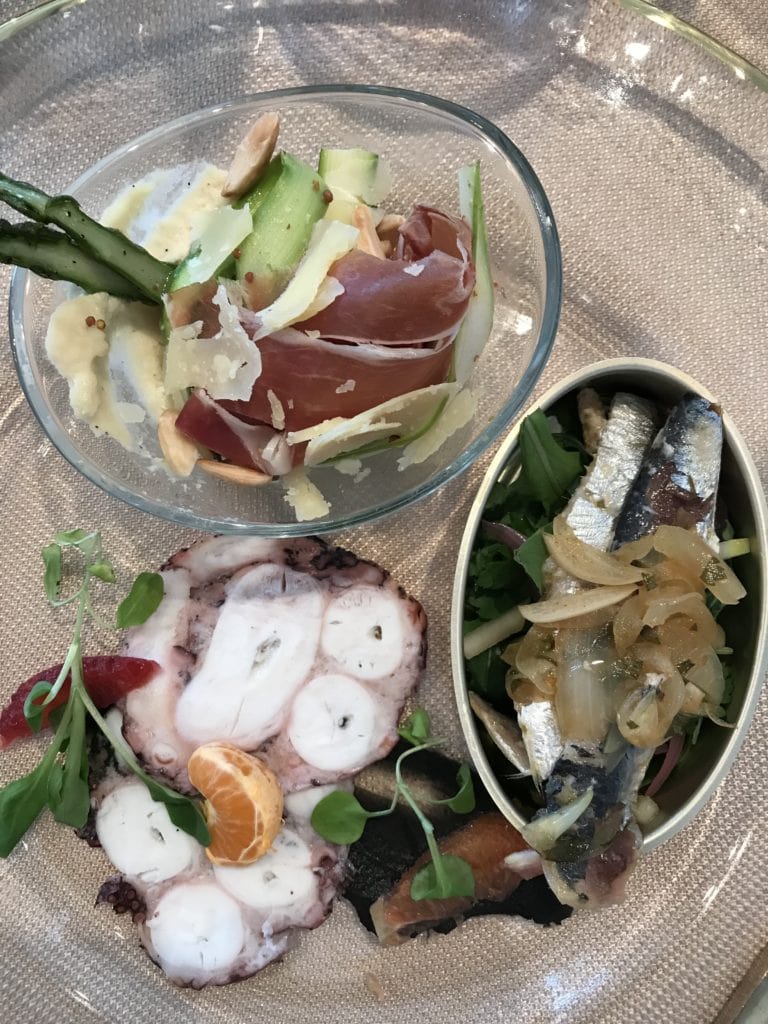 carpaccio de pieuvre pochée à l'eau d'érable