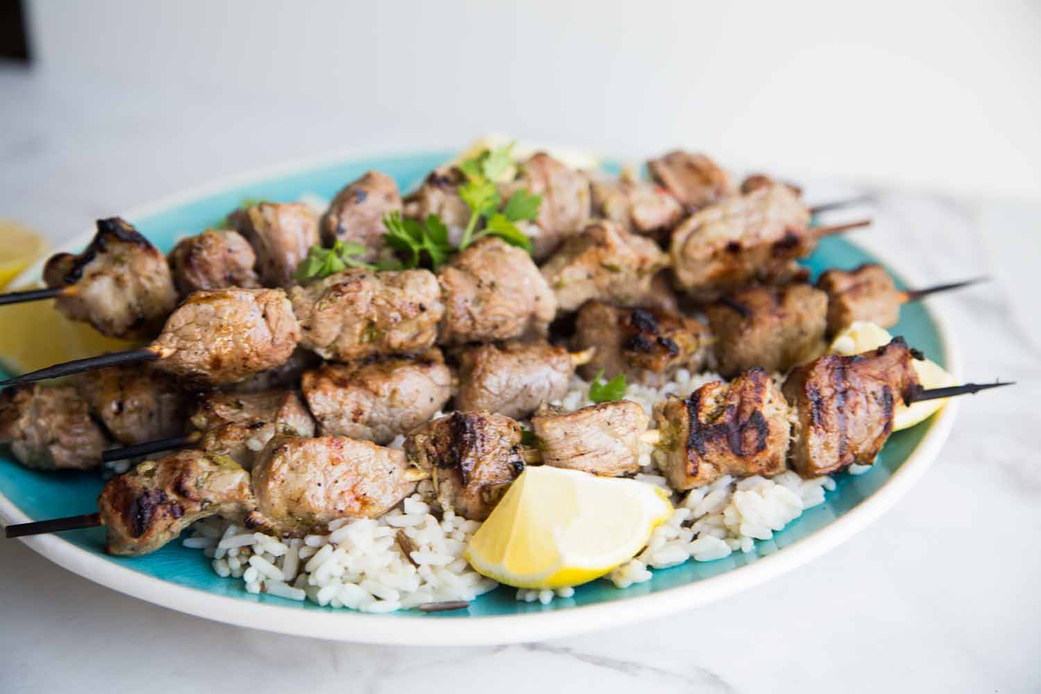 Brochettes de porc à la grecque Cinq Fourchettes