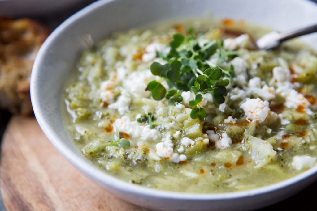 soupe au brocoli feta orzo Cinq Fourchettes