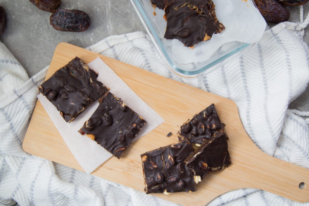 barre aux dattes chocolat et arachides recette recipe date chocolate peanuts Cinq Fourchettes