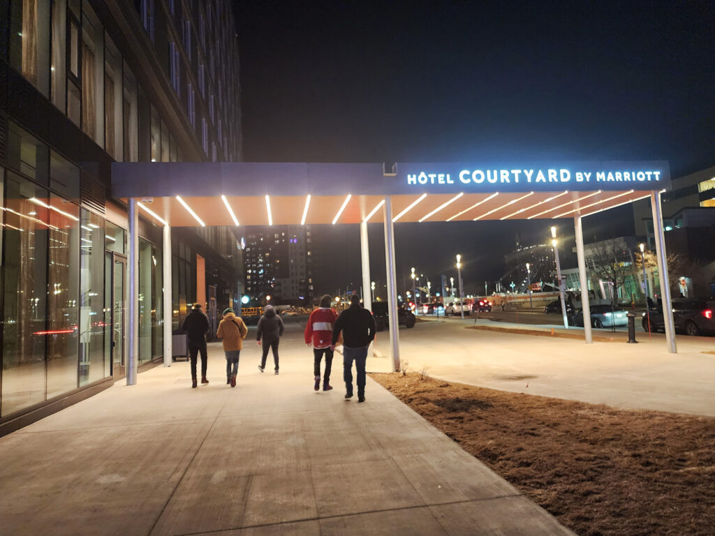 Ouverture Courtyard Laval