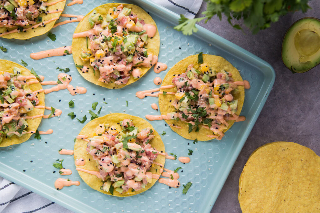 tostada thon saumon mangue avocat avocado tuna salmon recipe recette Cinq Fourchettes