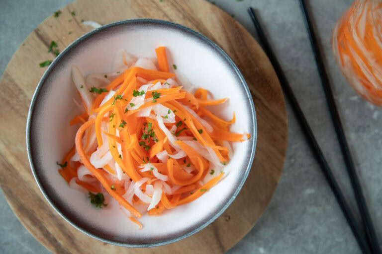 Daikon et carottes marinés recette marinade facile Cinq Fourchettes